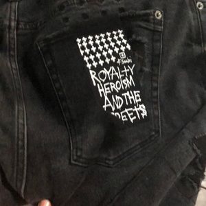 The pants are to small for me